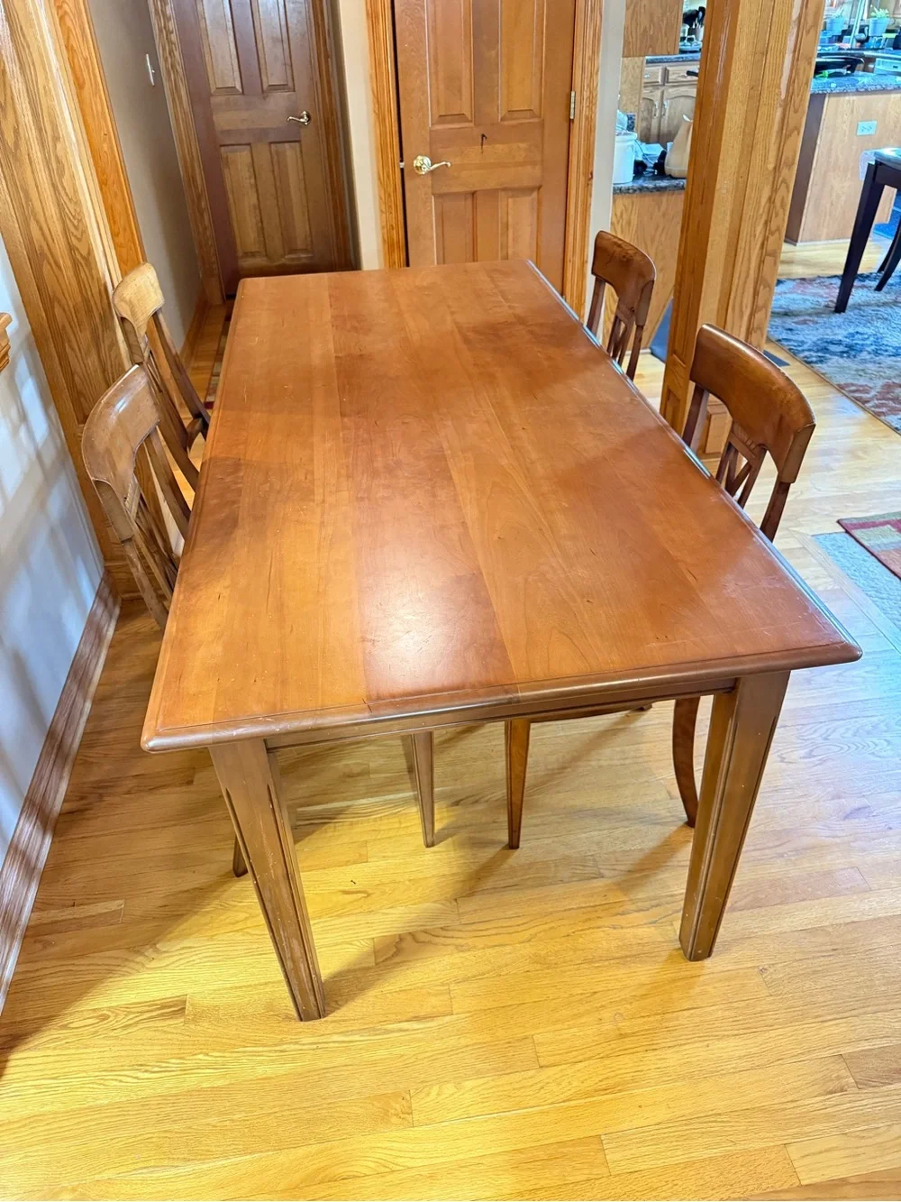 Vintage/Classic Wooden Dining Table & Chair Set